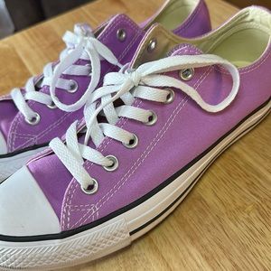 Women’s Converse All star, size 9